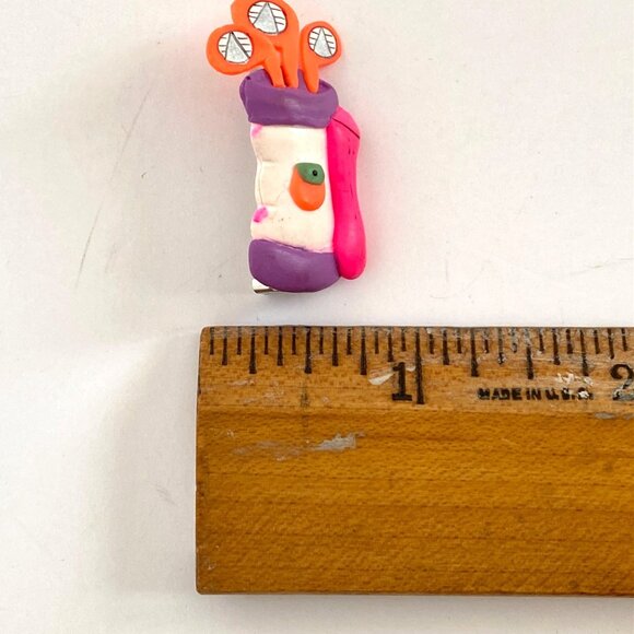 Golf Bag Pin Colorful Handcrafted Polymer Clay Brooch 1.3 Inches Long - Picture 9 of 9